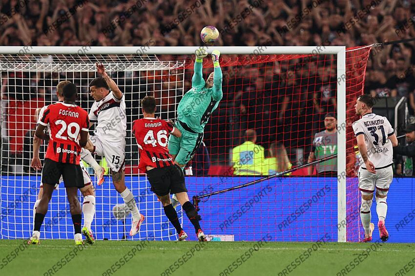 Lukasz Skorupski (Bologna) ; during the Italy Cup Final match between Milan 0-1 Bologna at Olympic Stadium on May 14, 2025 in Roma, Italy. FINALE AC MILAN-BOLOGNE (0-1) 