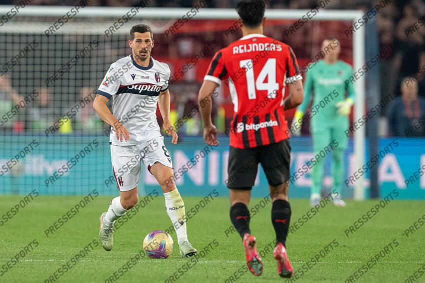 Foto IPP/Damiano Fiorentini Roma 14/05/2025 Calcio coppa Italia Frecciarossa 2024-2025 partita: Finale Milan - Bologna nella foto: Remo Freuler in azione Italy Photo Press World Copyright FINALE AC MILAN-BOLOGNE (0-1) 