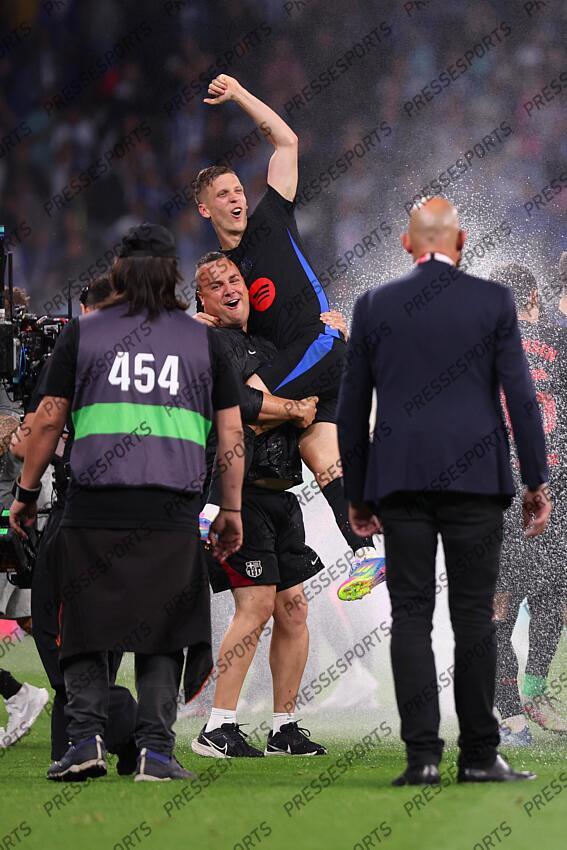 Dani Olmo of FC Barcelona celebrates the victory during the Spanish league, La Liga EA Sports, football match played between RCD Espanyol and FC Barcelona at RCDE Stadium on May 15, 2025 in Cornella, Barcelona, Spain. ESPANYOL BARCELONE-FC BARCELONE (0-2) 