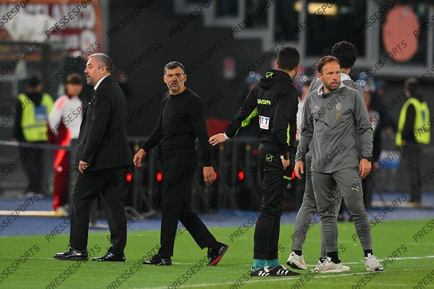 Foto IPP/Roberto Ramaccia Roma 18/5/2025 Campionato di Calcio Serie A 2024/2025 Roma vs Milan Nella fotoSergio Conceicao allenatore del Milan espulso lascia il campo Italy Photo Press - World Copyright AS ROME-AC MILAN (3-1) 