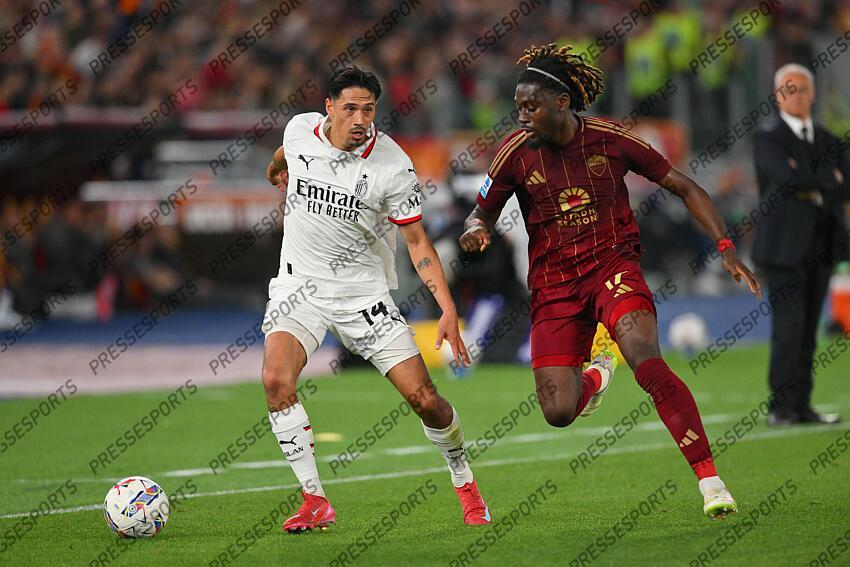 Foto IPP/Roberto Ramaccia Roma 18/5/2025 Campionato di Calcio Serie A 2024/2025 Roma vs Milan Nella foto Tijjani Reijnders in azione palla al piede contrastato da Manu Kone Italy Photo Press - World Copyright AS ROME-AC MILAN (3-1) 