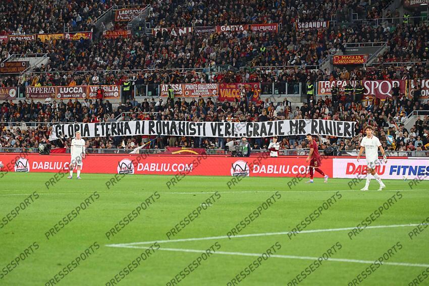 Foto IPP/Roberto Ramaccia Roma 18/5/2025 Campionato di Calcio Serie A 2024/2025 Roma vs Milan Nella foto Tifosi della Roma espongono uno striscione per Claudio Ranieri Italy Photo Press - World Copyright AS ROME-AC MILAN (3-1) 
