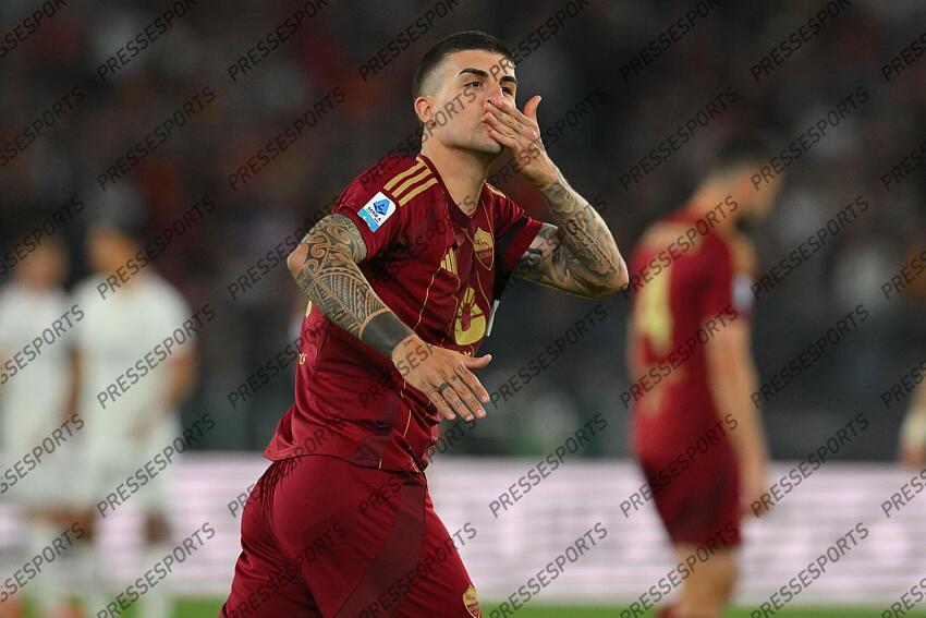 Foto IPP/Roberto Ramaccia Roma 18/5/2025 Campionato di Calcio Serie A 2024/2025 Roma vs Milan Nella foto Gianluca Mancini esulta dopo aver segnato il gol del 1-0 Italy Photo Press - World Copyright AS ROME-AC MILAN (3-1) 