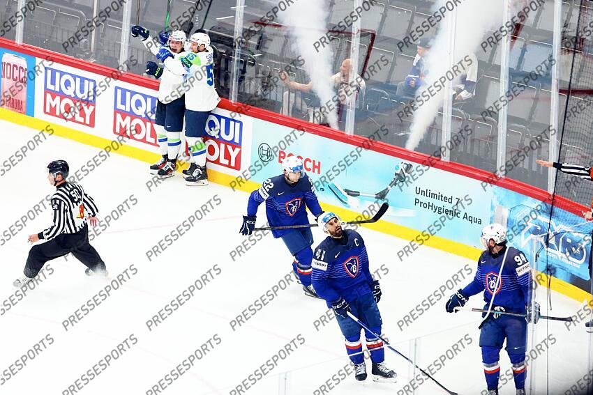 Deception France defaite relegation Pierre-Edouard Bellemare #41 Guillaume Leclerc #22 Tim Bozon #94 Joie Matic Torok #46 FRANCE-SLOVENIE (1-3) 