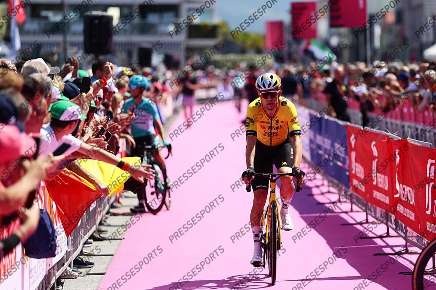 Giro d’Italia 2025 - 108th Edition - 11th stage Viareggio - Castelnovo ne' Monti 186 km - 21/05/2025 - Wout Van Aert (BEL – Team Visma - Lease a Bike) - photo Luca Bettini/SprintCyclingAgency©2025 VIAREGGIO/CASTELNOVO NE' MONTI 