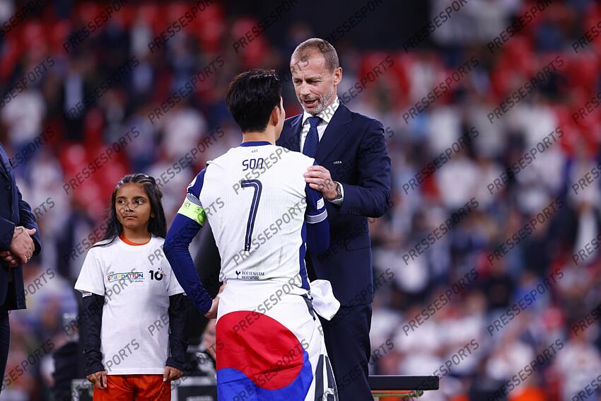 Aleksander Ceferin, President of UEFA, greets Heung-min Son of Tottenham during the Final UEFA Europa League football match played between Tottenham Hotspur FC and Manchester United at San Mames stadium on May 21, 2025, in Bilbao, Vizcaya, Spain. TOTTENHAM HOTSPURS-MANCHESTER UNITED (1-0) 