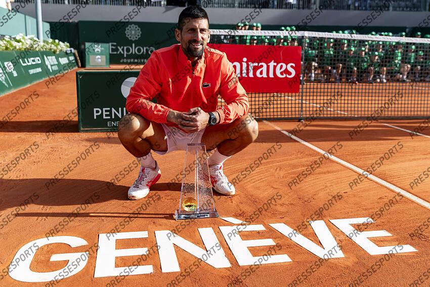 19.05.2025; Genf; Tennis ATP 250 - Geneva Open 2025 - Final; Novak Djokovic (SRB) jubelt mit Pokal (Pascal Muller/freshfocus) GENEVA OPEN FINALE 