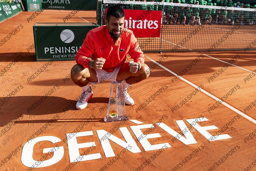19.05.2025; Genf; Tennis ATP 250 - Geneva Open 2025 - Final; Novak Djokovic (SRB) jubelt mit Pokal (Pascal Muller/freshfocus) GENEVA OPEN FINALE 