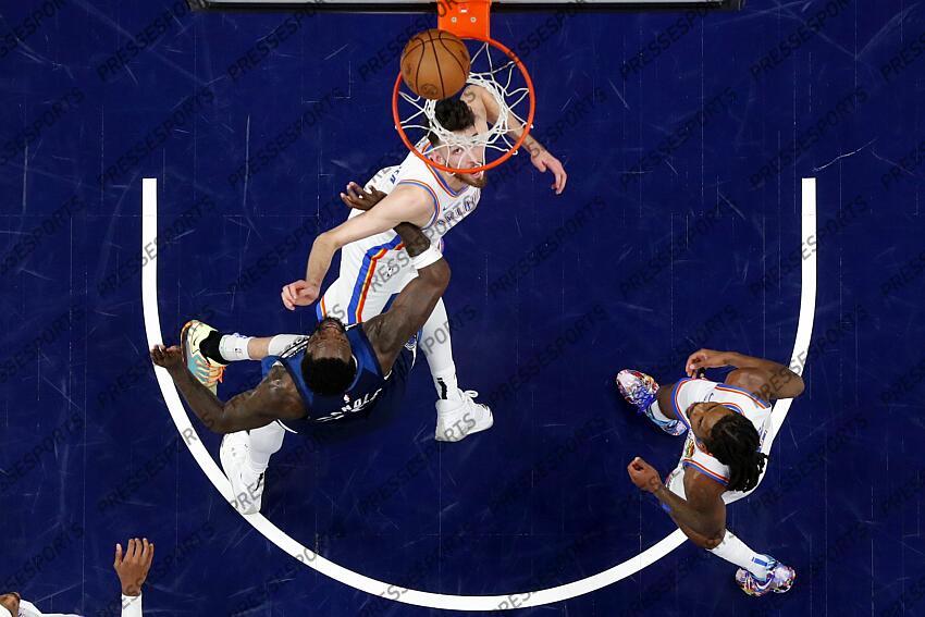 May 26, 2025; Minneapolis, Minnesota, USA; Oklahoma City Thunder forward Chet Holmgren (7) shoots the ball past Minnesota Timberwolves forward Julius Randle (30) during game four of the western conference finals for the 2025 NBA Playoffs at Target Center. Mandatory Credit: Bruce Kluckhohn-Imagn Images NBA: Playoffs-Oklahoma City Thunder at Minnesota Timberwolves 
