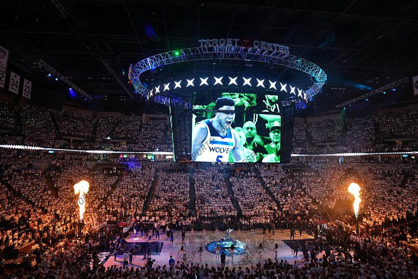 May 26, 2025; Minneapolis, Minnesota, USA; An overall view before the Oklahoma City Thunder and the Minnesota Timberwolves play in game four of the western conference finals for the 2025 NBA Playoffs at Target Center. Mandatory Credit: Jesse Johnson-Imagn Images NBA: Playoffs-Oklahoma City Thunder at Minnesota Timberwolves 