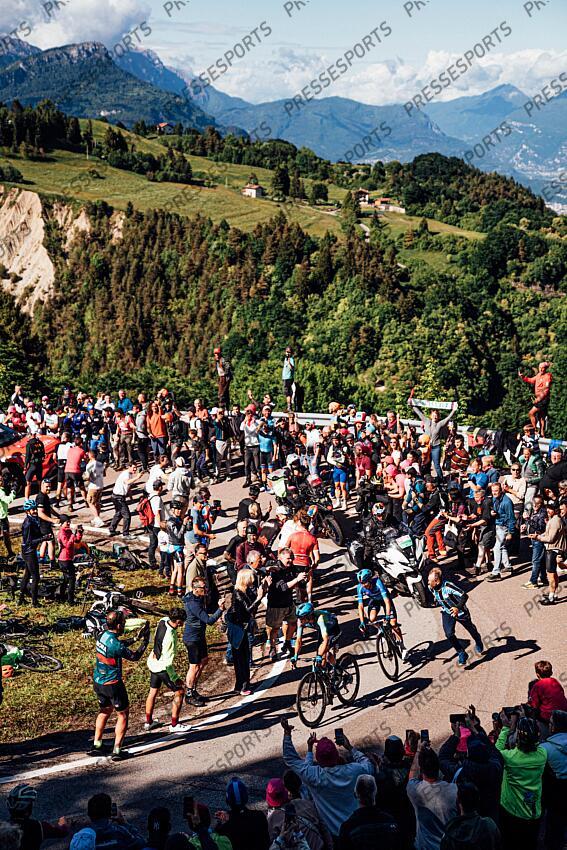 Picture by Zac Williams/SWpix.com - 27/05/2025 - Cycling - 2025 Giro d'Italia Stage 16, Piazzola sul Brenta to San Valentino, Italy - Christian Scaroni, Lorenzo Fortunato, XDS Astana. PIAZZOLA SUL BRENTA - SAN VALENTINO DI BRENTONICO 
