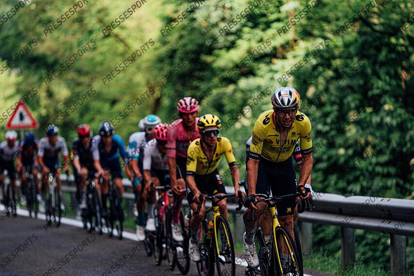 Picture by Zac Williams/SWpix.com - 27/05/2025 - Cycling - 2025 Giro d'Italia Stage 16, Piazzola sul Brenta to San Valentino, Italy - Wout Van Aert, Visma Lease a Bike. PIAZZOLA SUL BRENTA - SAN VALENTINO DI BRENTONICO 
