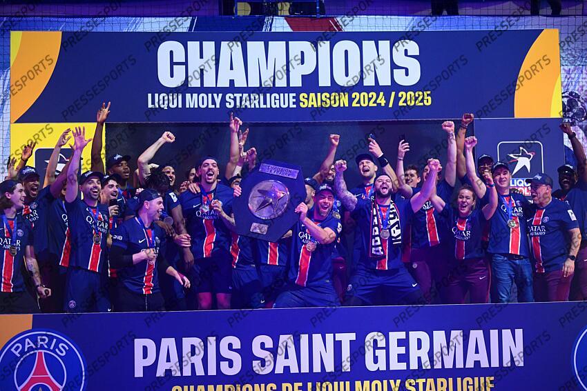 grebille (mathieu) karabatic (luka) prandi (elohim) PSG HANDBALL-CHAMBERY (30-23) célébration du titre de champions de france 