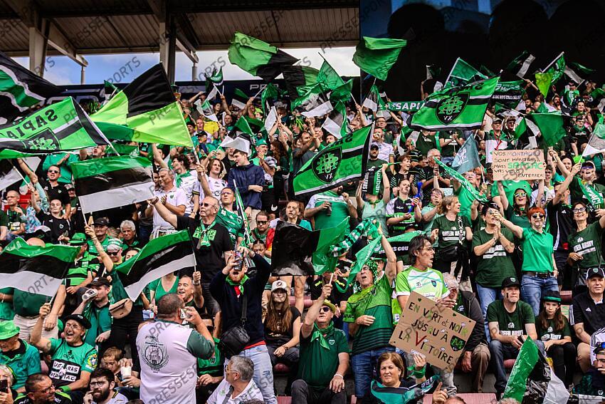Illustration Supporters de Montauban Sapiac et drapeaux. Ambiance stade avant match Pro D2 Finale 2025 MONTAUBAN - GRENOBLE Stade Ernest Wallon GRENOBLE-MONTAUBAN (19-24) 