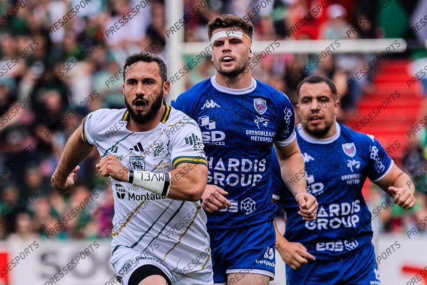 BOSVIEL (Jerome) devant GUILLAUMOND (Victor) et GAUTHIER (Zack) Pro D2 Finale 2025 MONTAUBAN - GRENOBLE Stade Ernest Wallon GRENOBLE-MONTAUBAN (19-24) 