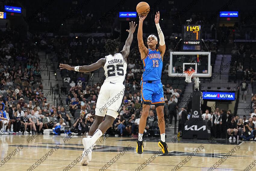 BASKET NBA 2025 NBA: Preseason-Oklahoma City Thunder at San Antonio Spurs