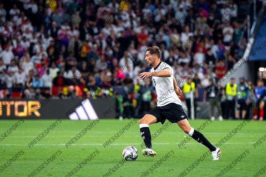04.06.2025, Allianz Arena, Muenchen, GER, UEFA Nations League, Deutschland vs Portugal, Halbfinale, im Bild Leon Goretzka (Deutschland, #08) am Ball // during the UEFA Nations League semi final match between Germany and Portugal at the Allianz Arena in Muenchen, Germany on 2025/06/04. EXPA Pictures © 2025, PhotoCredit: EXPA/ Eibner-Pressefoto/ Memmler ATTENTION - OUT of GER ALLEMAGNE-PORTUGAL (1-2) 