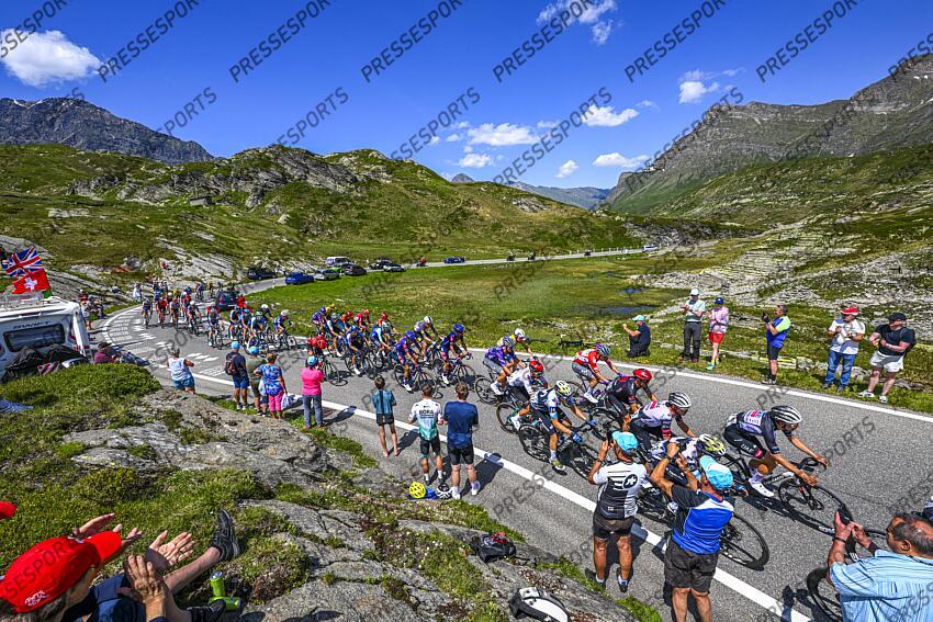 SANTA MARIA IN CALANCA, SWITZERLAND - JUNE 19 : Illustration picture of the peloton during stage 5 of the 88th edition of Tour de Suisse an UCI World Tour 2.UWT cycling road race stage for Men Elite of 183.6 km with start in La Punt and finish in Santa Maria in Calanca on June 19, 2025 in Santa Maria in Calanca, Switzerland, 19/06/2025 ( Motordriver Kenny Verfaillie - Photo by Vincent Kalut / Photonews LA PUNT/SANTA MARIA IN CALANCA 