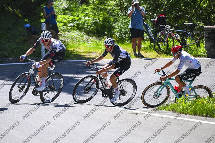 SANTA MARIA IN CALANCA, SWITZERLAND - JUNE 19 : Rickaert Jonas (BEL) of Alpecin - Deceuninck, Riesebeek Oscar (NED) of Alpecin - Deceuninck, Smith Dion (NZL) of Intermarche - Wanty during stage 5 of the 88th edition of Tour de Suisse an UCI World Tour 2.UWT cycling road race stage for Men Elite of 183.6 km with start in La Punt and finish in Santa Maria in Calanca on June 19, 2025 in Santa Maria in Calanca, Switzerland, 19/06/2025 ( Motordriver Kenny Verfaillie - Photo by Vincent Kalut / Photonews LA PUNT/SANTA MARIA IN CALANCA 