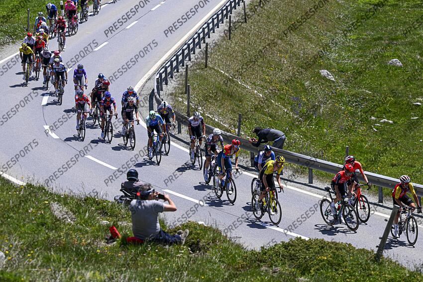 SANTA MARIA IN CALANCA, SWITZERLAND - JUNE 19 : Illustration picture peloton during stage 5 of the 88th edition of Tour de Suisse an UCI World Tour 2.UWT cycling road race stage for Men Elite of 183.6 km with start in La Punt and finish in Santa Maria in Calanca on June 19, 2025 in Santa Maria in Calanca, Switzerland, 19/06/2025 ( Motordriver Kenny Verfaillie - Photo by Vincent Kalut / Photonews LA PUNT/SANTA MARIA IN CALANCA 