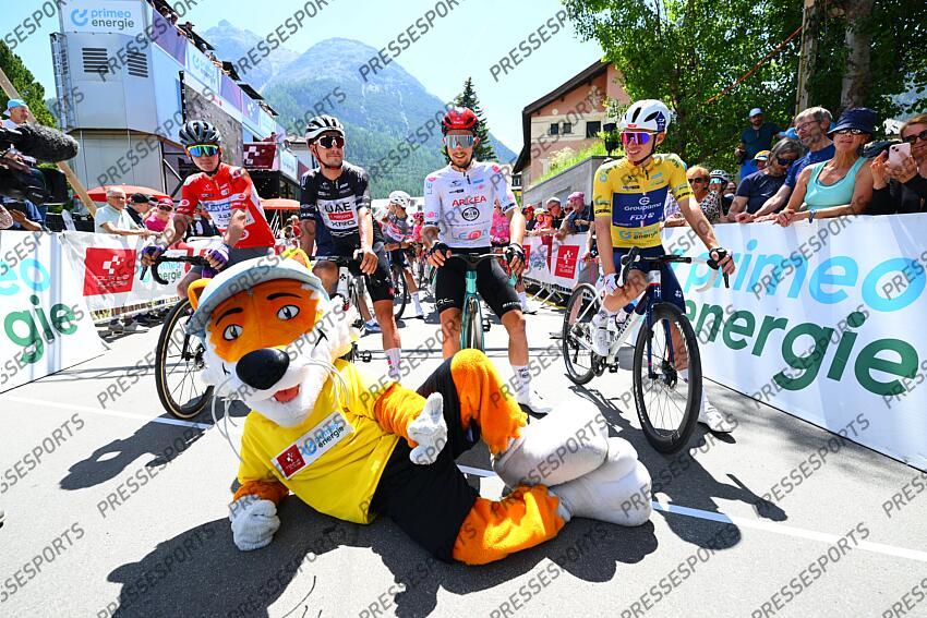 SANTA MARIA IN CALANCA, SWITZERLAND - JUNE 19 : Engelhardt Felix (GER) of Team Jayco AlUla, Almeida Joao (POR) of UAE Team Emirates, Vauquelin Kevin (FRA) of Arkea - B&B Hotels and Gregoire Romain (FRA) of Groupama FDJ at the start line during stage 5 of the 88th edition of Tour de Suisse an UCI World Tour 2.UWT cycling road race stage for Men Elite of 183.6 km with start in La Punt and finish in Santa Maria in Calanca on June 19, 2025 in Santa Maria in Calanca, Switzerland, 19/06/2025 ( Motordriver Kenny Verfaillie - Photo by Vincent Kalut / Photonews LA PUNT/SANTA MARIA IN CALANCA 
