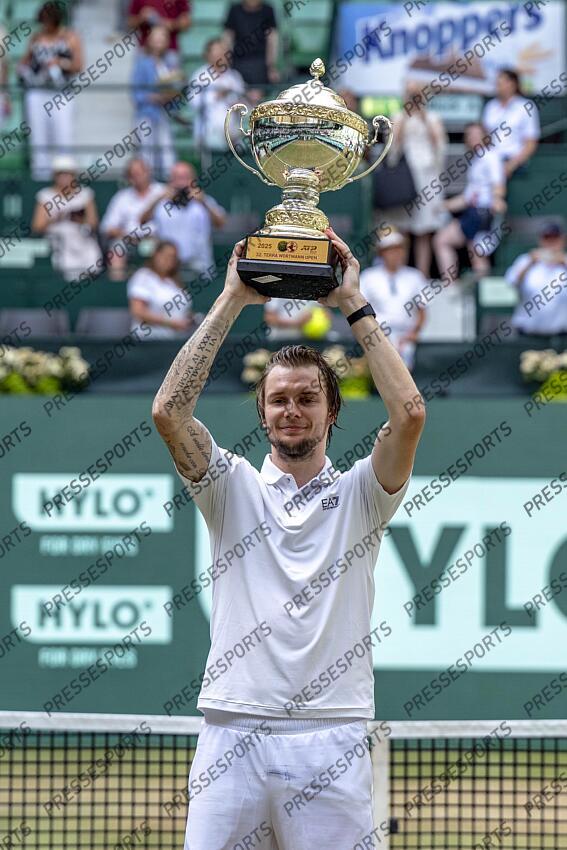 Tennis, ATP Tour, Singles, Final, Bublik (Kazakhstan) - Medvedev (Russia): Alexander Bublik lifts the winner's trophy. Tennis: ATP Tour - Halle/Westphalia 