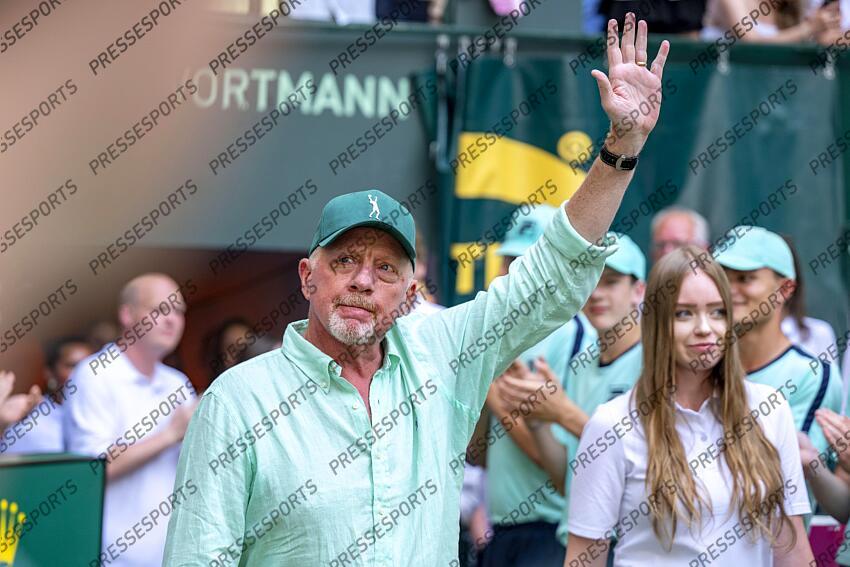 Tennis, ATP Tour, Singles, Final, Bublik (Kazakhstan) - Medvedev (Russia): Boris Becker enters the court. Tennis: ATP Tour - Halle/Westphalia 