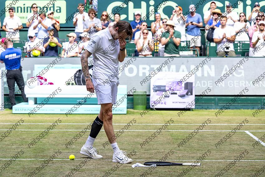 Tennis, ATP-Tour, Einzel, Finale, Bublik (Kasachstan) - Medvedev (Russland): Alexander Bublik reagiert nach seinem Sieg. Tennis: ATP-Tour - Halle/Westfalen 
