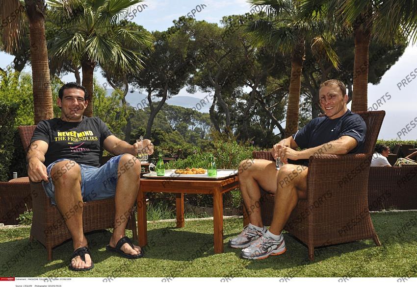 TOULON (VAR), COURS LAFAYETTE, LE 7 AOUT 2009 LAURENT EMMANUELLI ET PIERRE MIGNONI AUX PINS PENCHES PHOTO FELIX GOLESI (L'EQUIPE) 